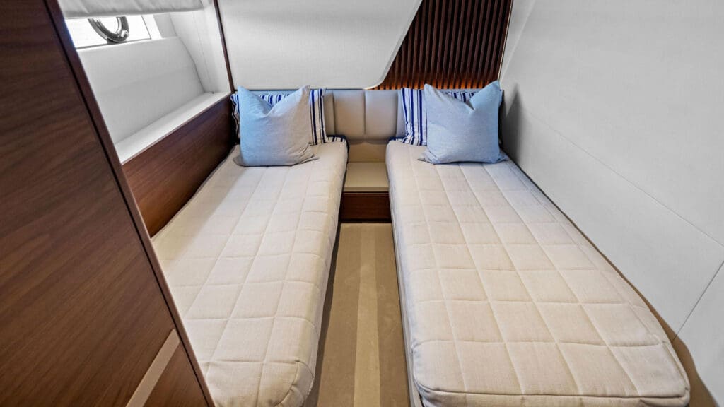RAW BAR yacht stateroom