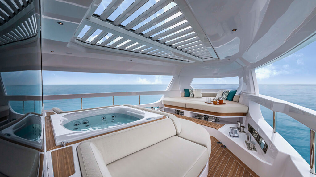 Ferretti Infynito 90 Enclosed Skylounge
