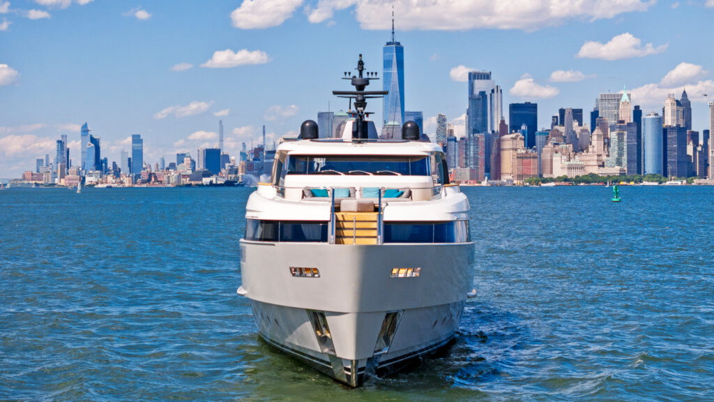 IYG Announces the Sale of 2021 Sanlorenzo SD96 DON’T TELL MOM