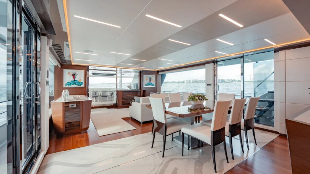 Ocean Alexander 28R open salon polished wood