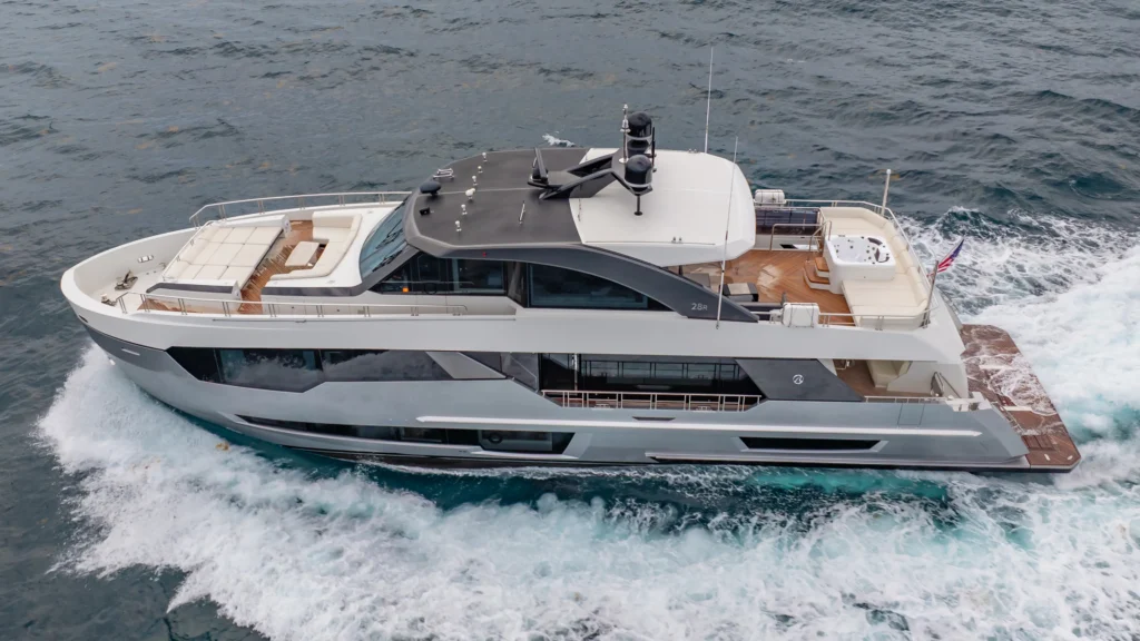 Ocean Alexander R Series 28R profile view
