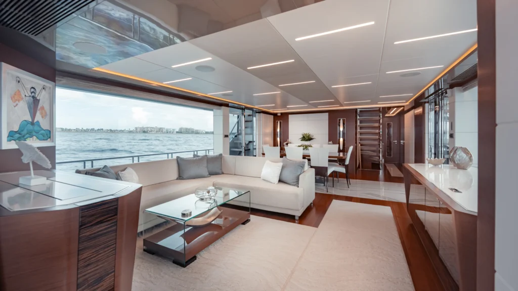 Ocean Alexander 28R main salon panoramic windows